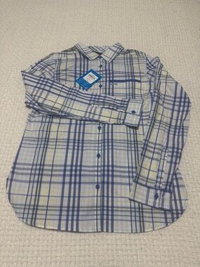 Columbia Women’s Anytime Casual Long Sleeve Button Down Shirt. Medium.